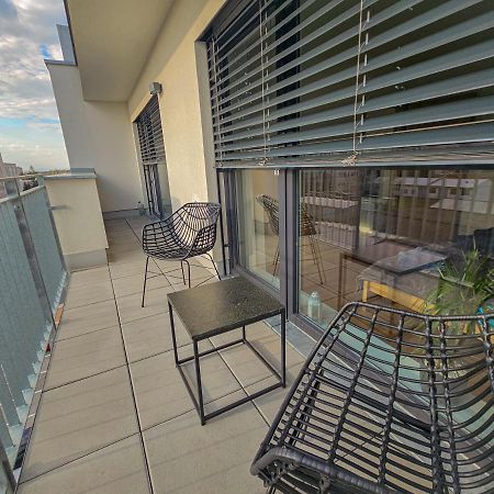 Modern Flat With Large Terrace Apartment Hradec Kralove Exterior photo