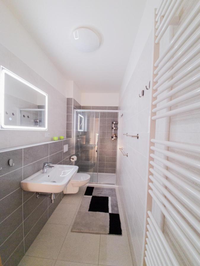 Modern Flat With Large Terrace Apartment Hradec Kralove Exterior photo