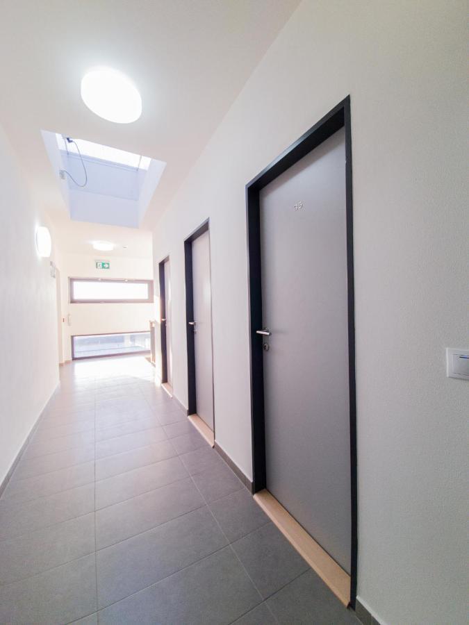 Modern Flat With Large Terrace Apartment Hradec Kralove Exterior photo