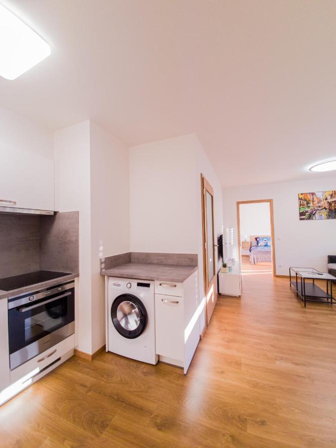 Modern Flat With Large Terrace Apartment Hradec Kralove Exterior photo